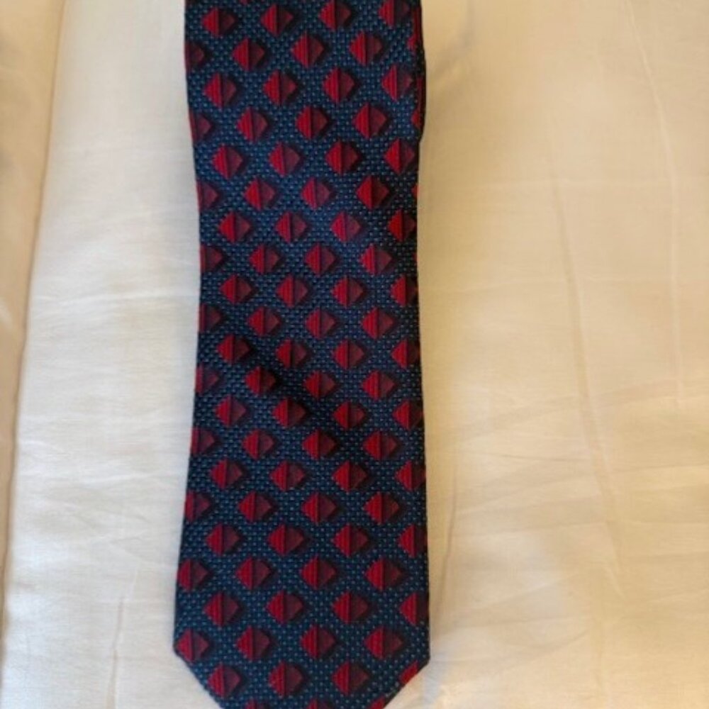 Jos A. Bank 1905 silk blue and red tie